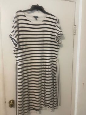 Chaps Black & White Striped Short Sleeve Midi Dress